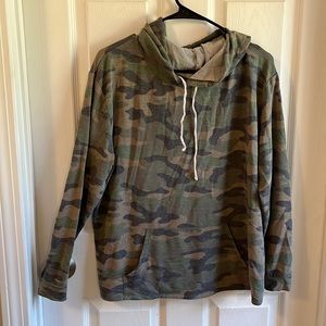 Camo hooded long sleeve